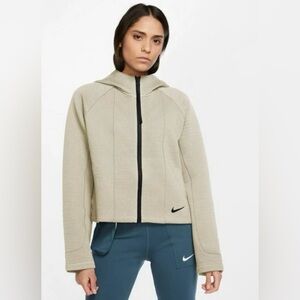 Nike Women’s Sportswear Tech Fleece Engineered Full-Zip Hoodie in Oatmeal Sz XL